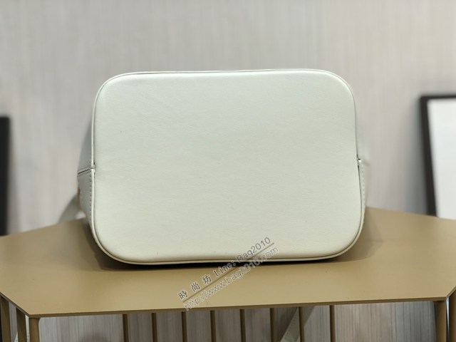 Celine專櫃2023s春夏新品CUIR TRIOMPHE小號繡花光滑牛皮水桶包 賽琳百搭斜挎肩背女包 sldj2437